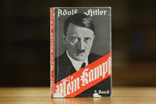 mein-kampf-hitler.jpg