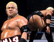 Rikishi-Maria-Menounos-Kelly-Kelly-Stinkface.jpg