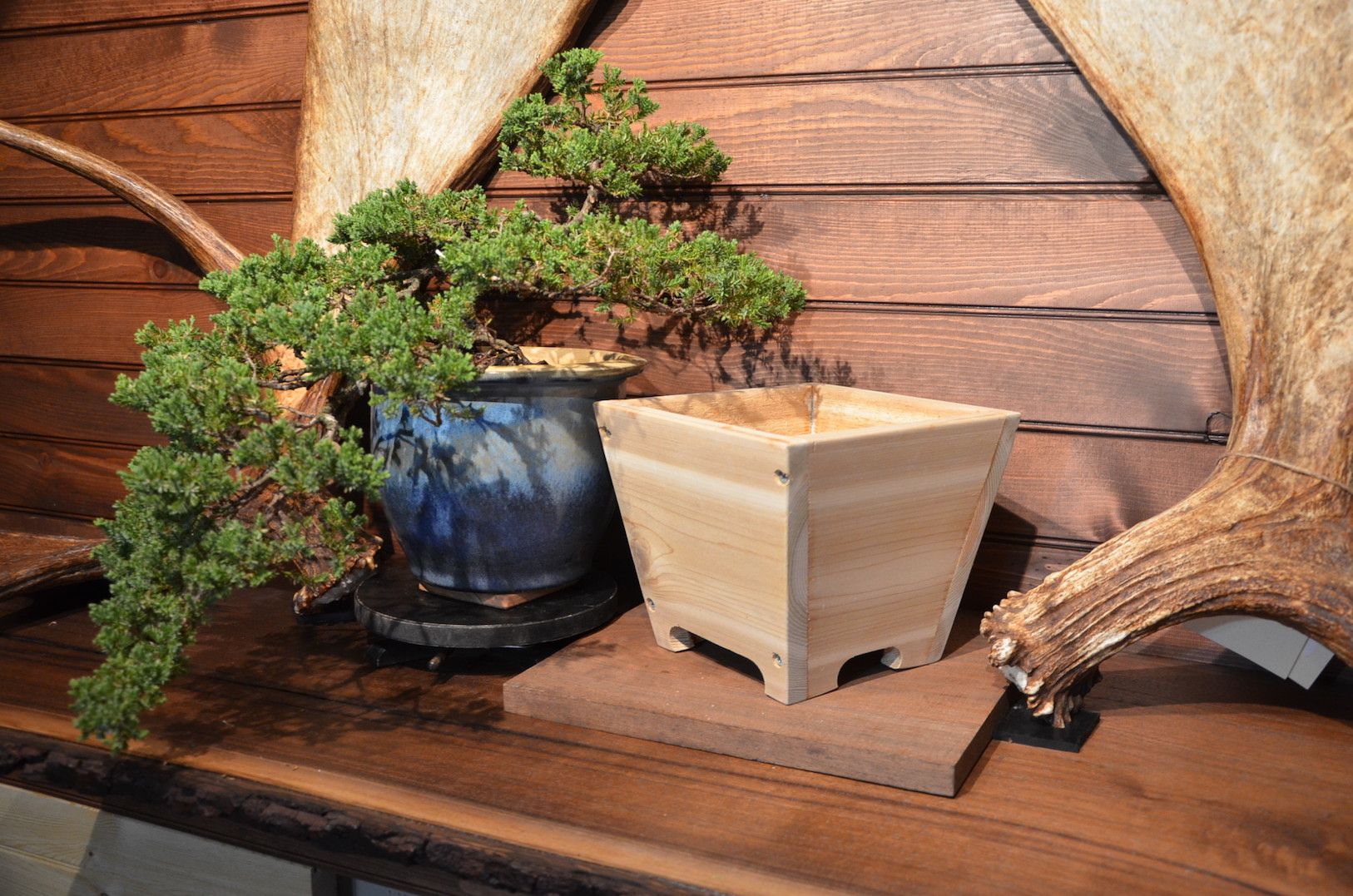Wooden pot